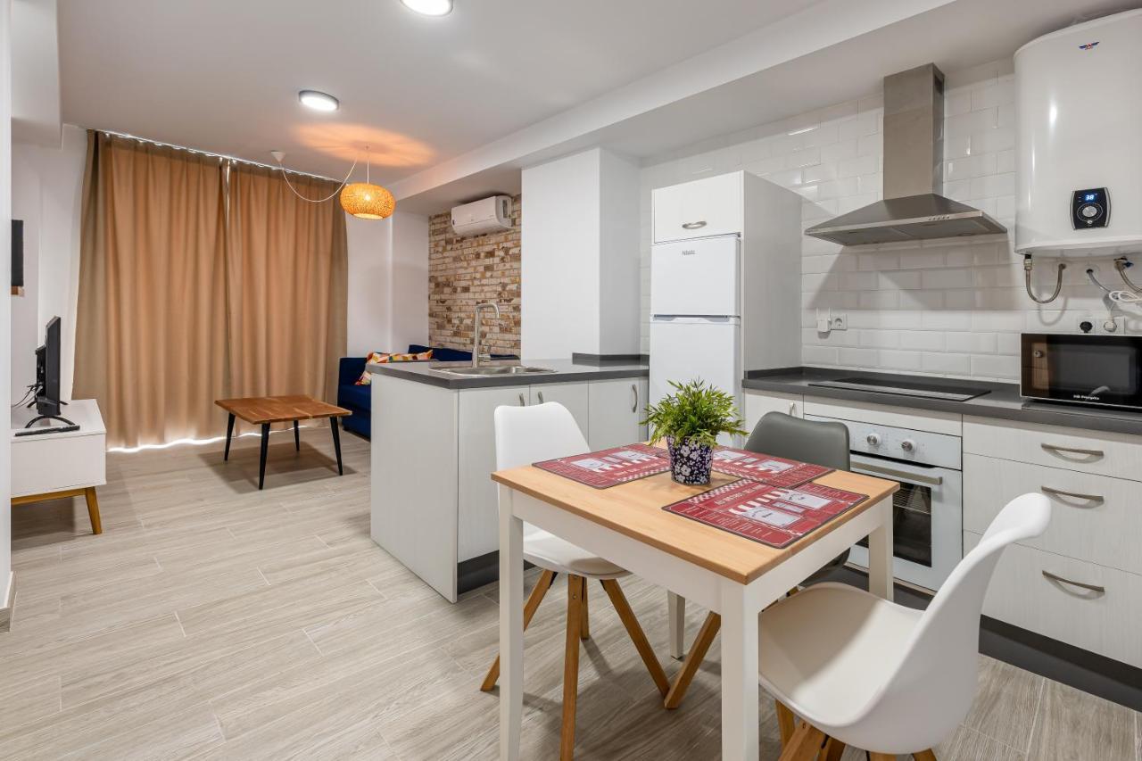 La Trinidad Suites Fuengirola Bagian luar foto